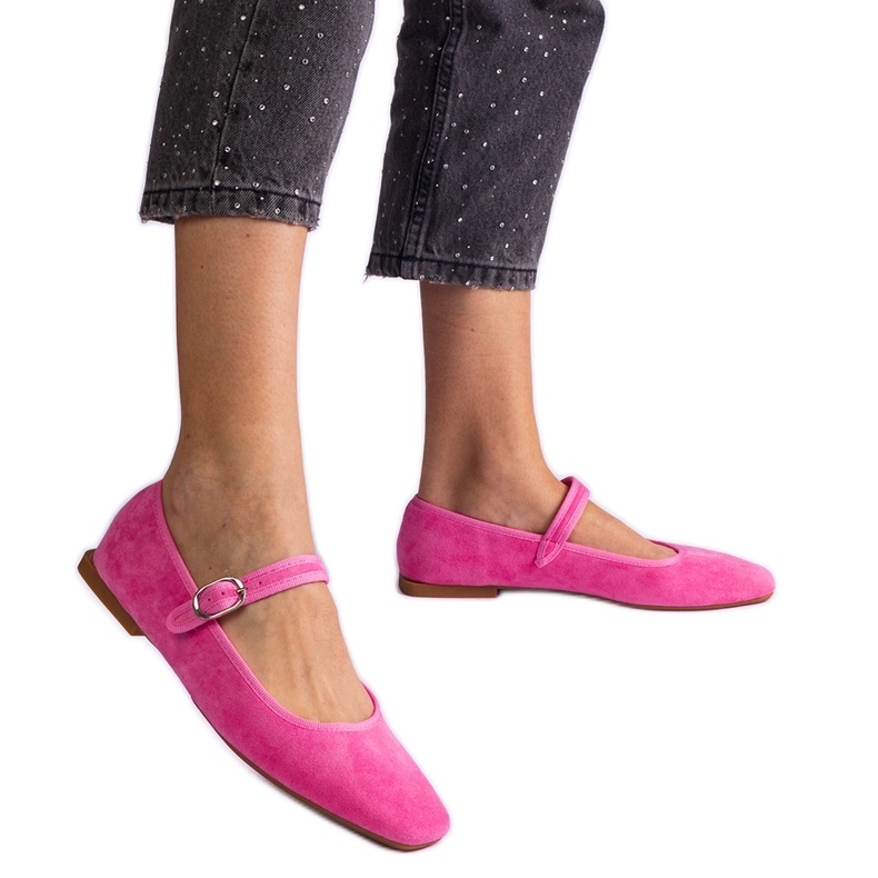 Balerine roz închis cu o cataramă și un vârf pătrat Balerine roz închis cu o cataramă și un vârf pătrat