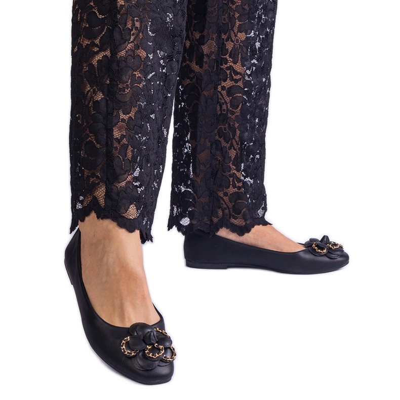 Balerine negre decorate cu o floare negru