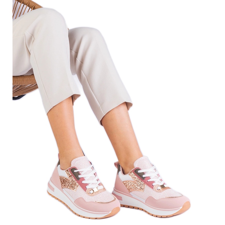 Adidași roz pe platforma decorate cu sclipici Adidași roz pe platforma decorate cu sclipici