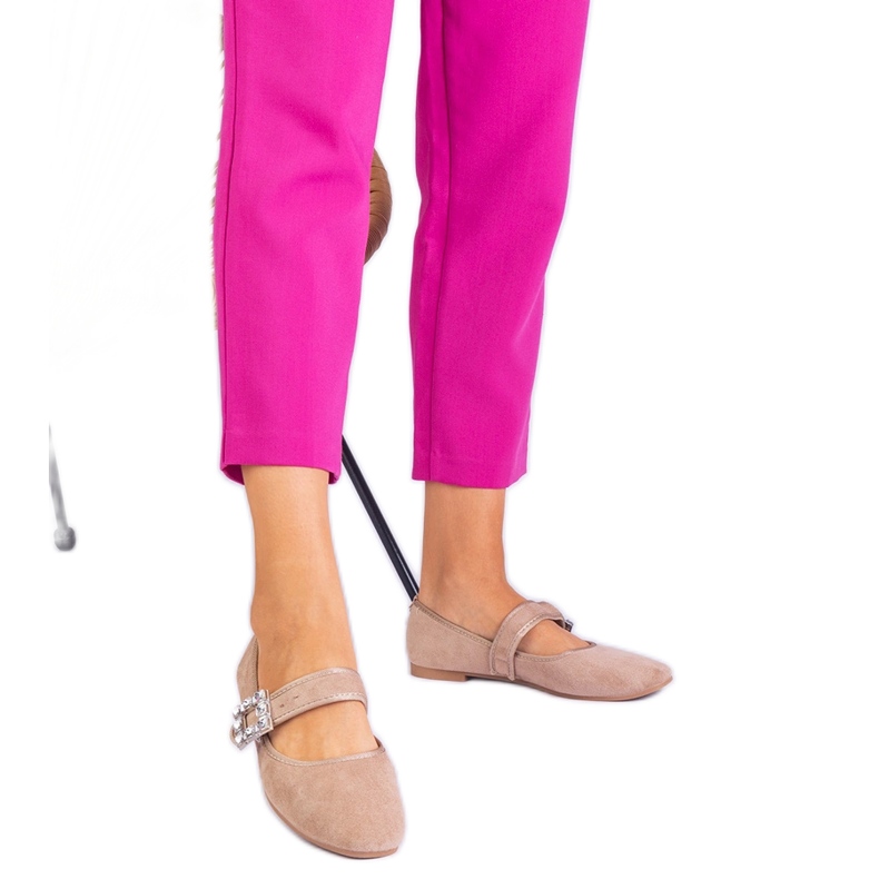 Ballerine bej decorate cu o cataramă cu cristale