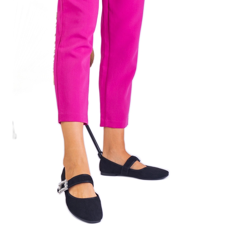 Balerine negre decorate cu o cataramă cu cristale negru