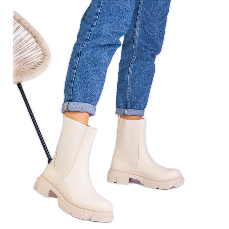 Cizme de gleznă bej cu o inserție flexibilă