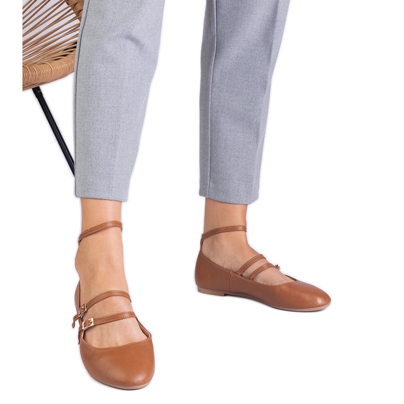 Balerine maro confecționate din eco cu catarame