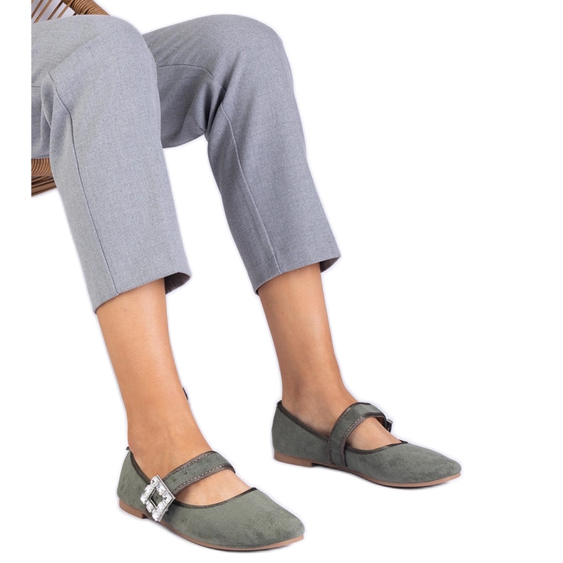 Balerine verzi decorate cu o cataramă cu cristale verde