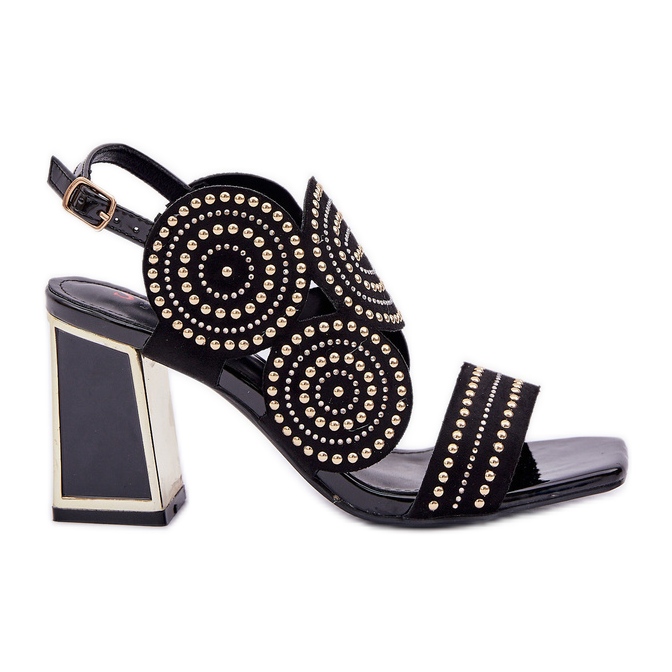 Sandale decorate pe postul negru