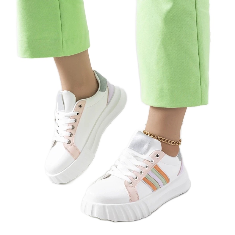 D/GMR Tenisi albi pe platforma Prinsep