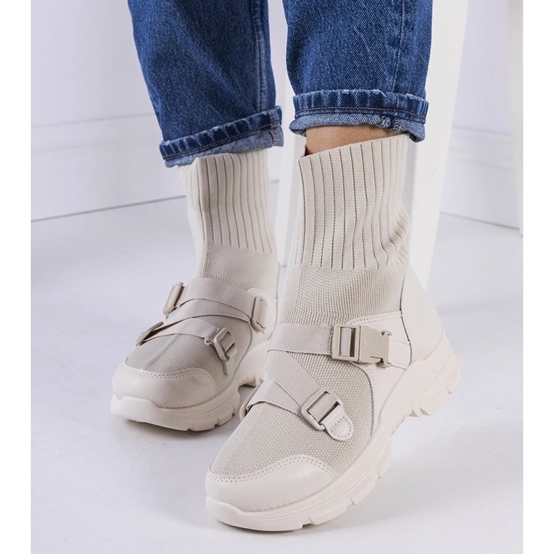 D/GMR adidasi Saker bej D/GMR adidasi Saker bej