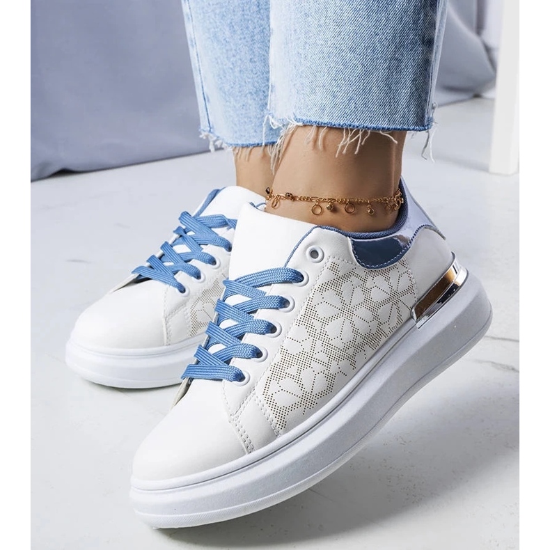 D/GMR Pantofi albi si albastri decorati cu perforatii de la Erin