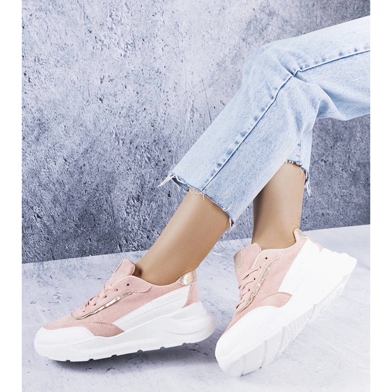 D/GMR Adidași roz din piele de căprioară ecologică de la Dupuis D/GMR Adidași roz din piele de căprioară ecologică de la Dupuis