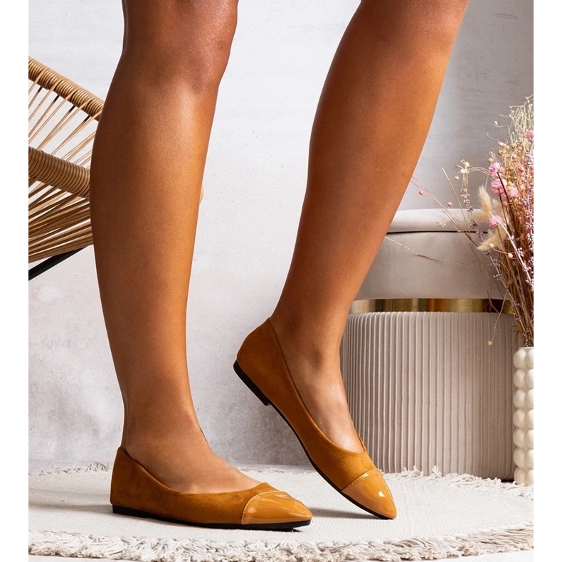 D/GMR Femei Camel Ballerine pentru femei cu nasul lăcuit în Thibault Spitz maro