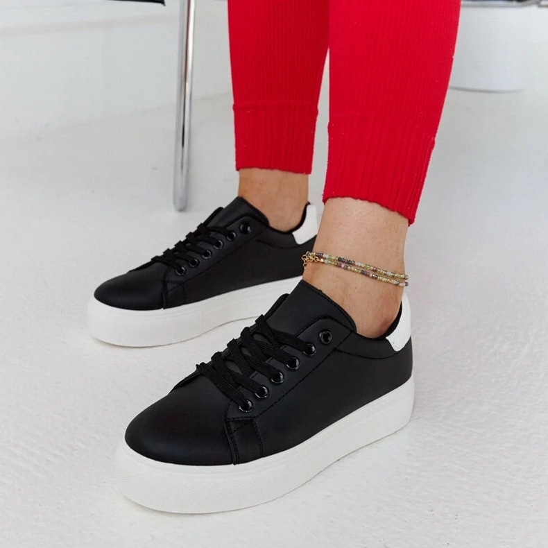 D/GMR Adidași alb -negru pe o talpă groasă ruta