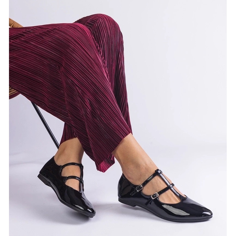 D/CEO Balerinele cu lăcuite negre cu cataramă Marinos negru