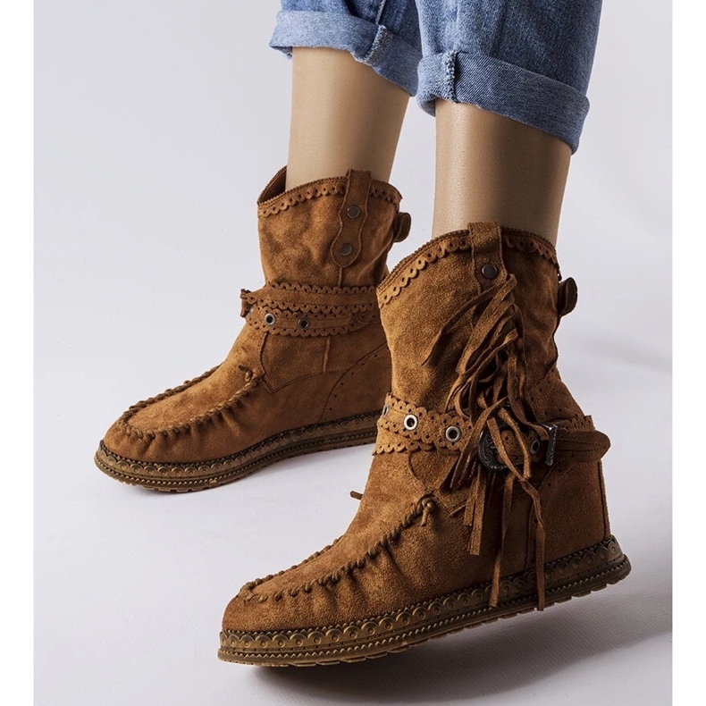 D/CEO Cizme maro cu pană de la Teodata D/CEO Cizme maro cu pană de la Teodata