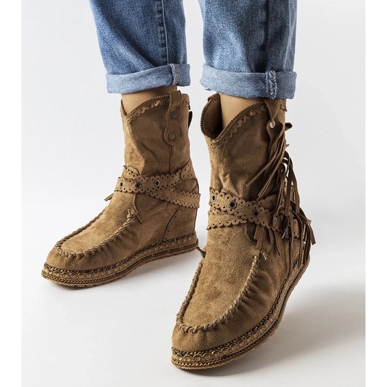 D/CEO Cizme cu pană maro închis de la Teodata