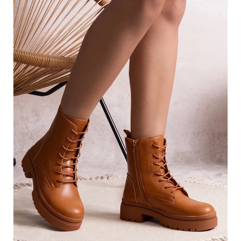 D/CEO Cizme clasice izolate maro de la Edmund