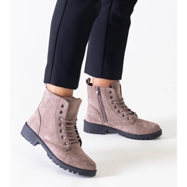 D/CEO Cizme de muncitor maro din piele intoarsa ecologica pe platforma Barosa D/CEO Cizme de muncitor maro din piele intoarsa ecologica pe platforma Barosa