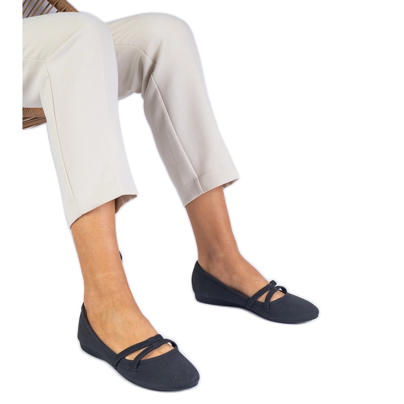 Ballerinele pentru femei negre din Matt Eco -Leather negru