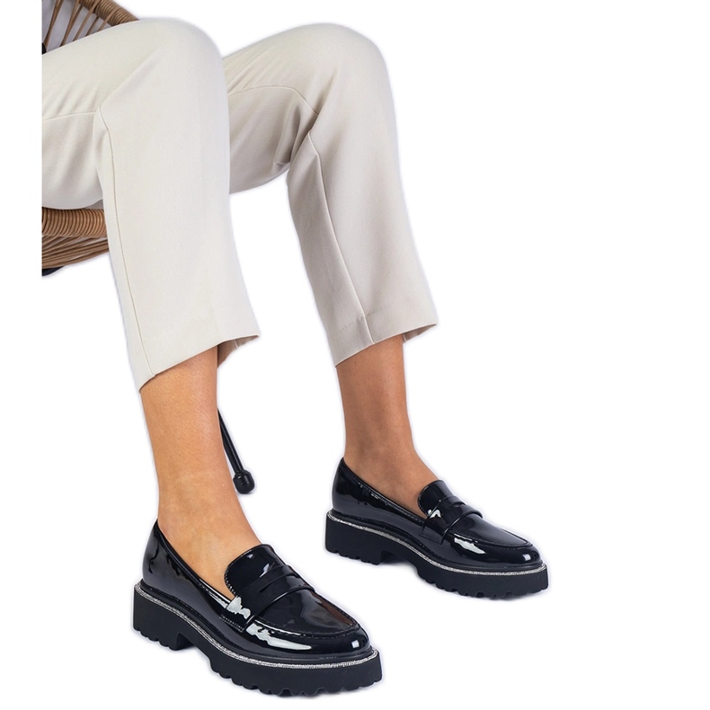 Plăcile negre lăcuite decorate cu zirconi negru