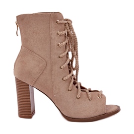 Sandale pe post cu dantela superioară și bej