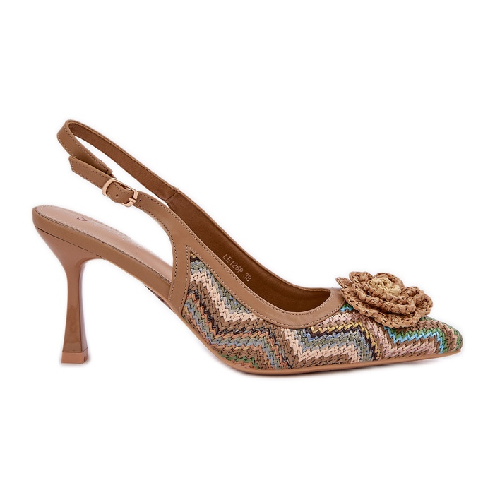 Împletituri înalte cu un călcâi maro