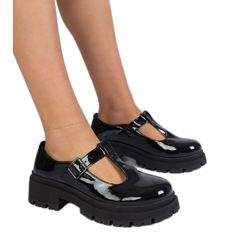 Pantofi negri pe platforma lăcadă negru Pantofi negri pe platforma lăcadă negru