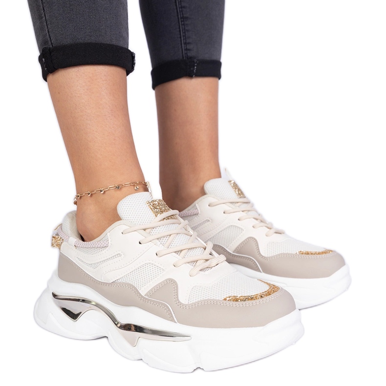 Adidatoarele pentru femei bej decorate cu sclipici