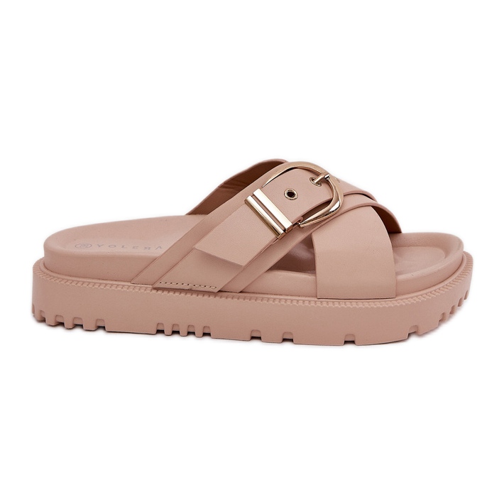 Papuci pe platformă cu o cataramă bej