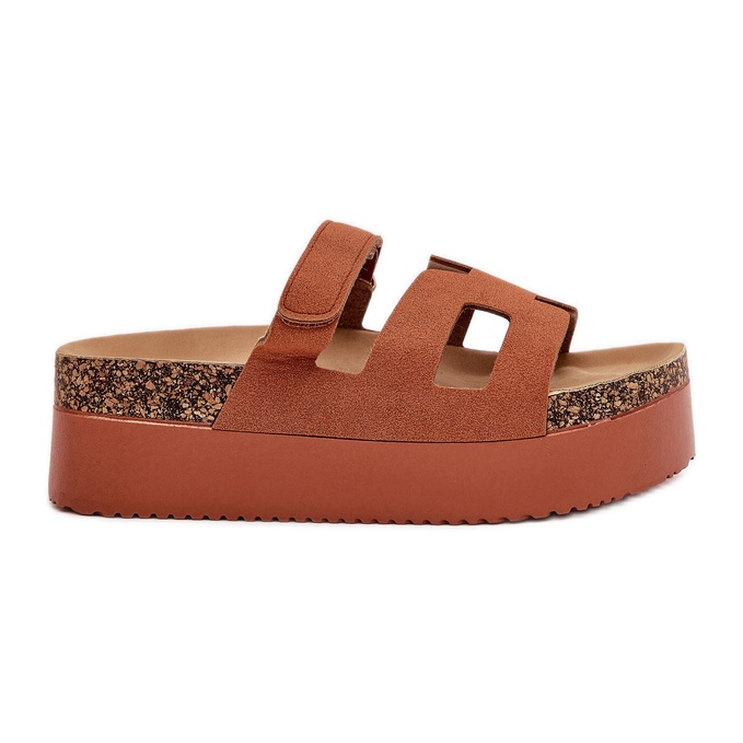 Papuci pe platforma masivă de cămile maro Papuci pe platforma masivă de cămile maro