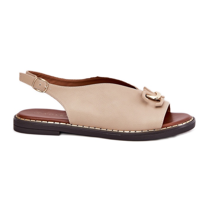 Sandale cu lac plat cu un ornament de eco -piele bej