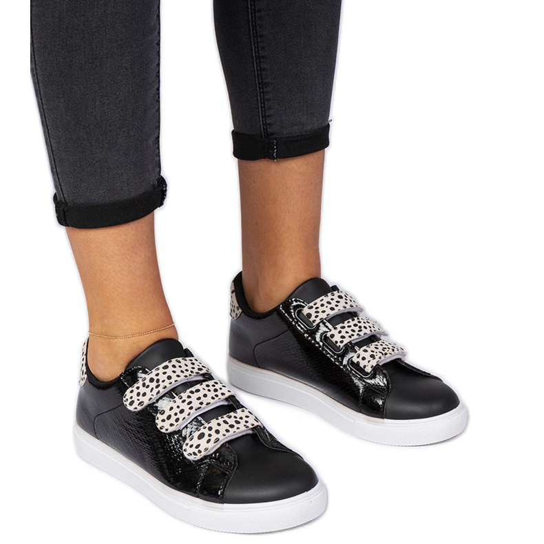 Adidași negri cu finisaj de velcro animal negru