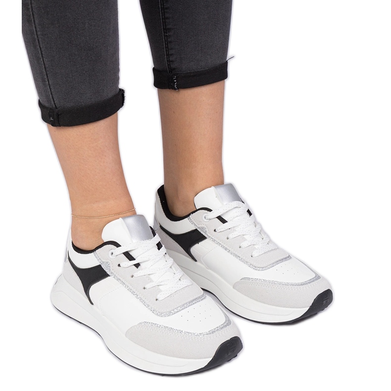 Tenisi albi de dama cu sclipici