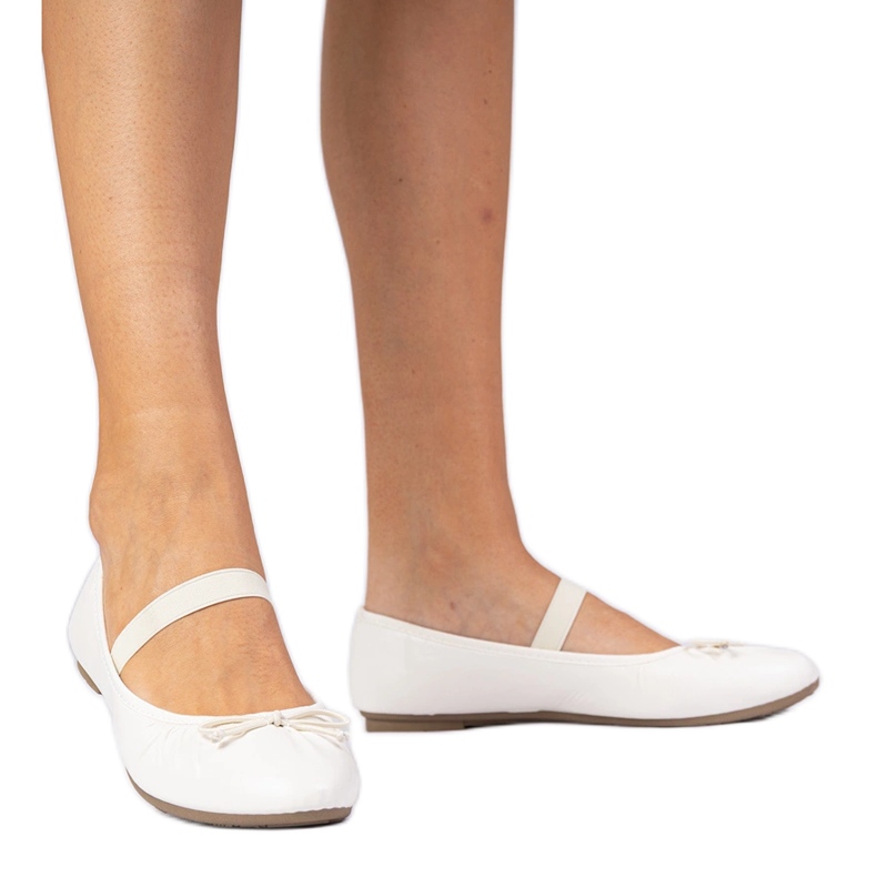 Balerinele pentru femei albe cu arc