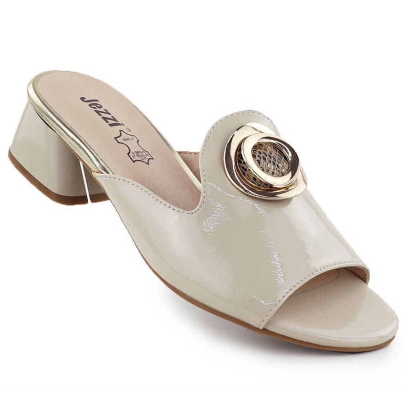 Papuci pe un bloc cu un ornament Varnished bege Jezzi 214 bej