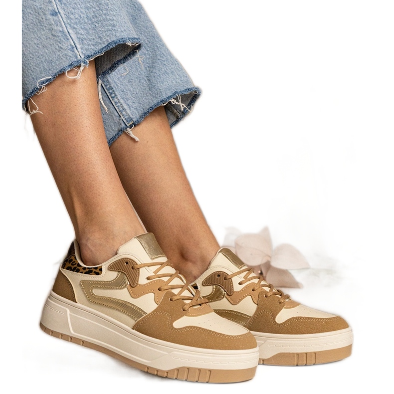 Adidași bej adidași pentru femei