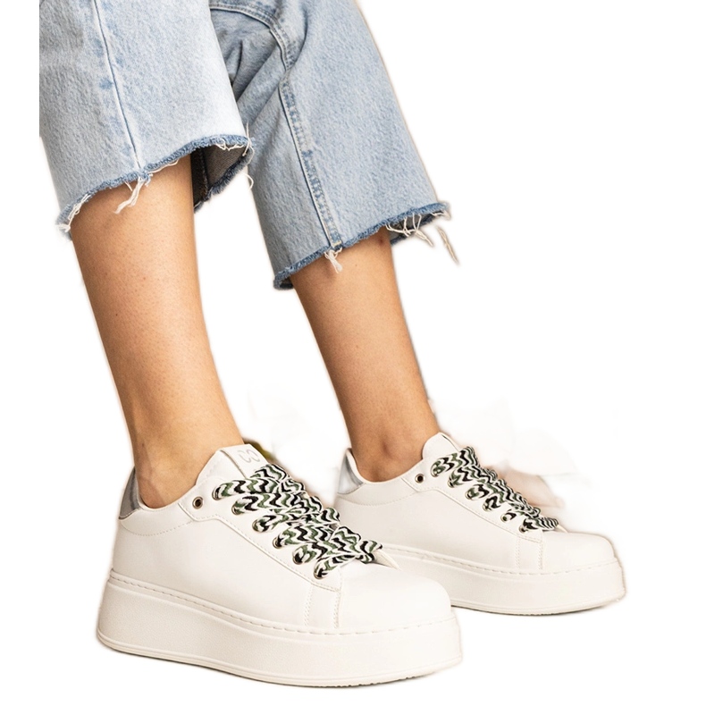 Adidașii pentru femei albe cu dantelă masivă