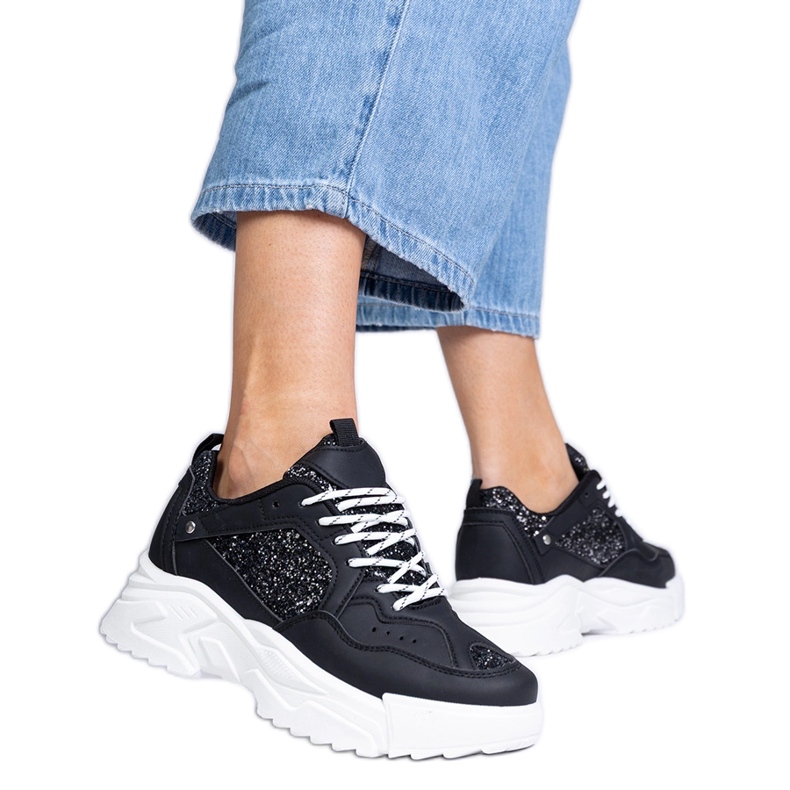 Adidașii pentru femei negre cu inserții de sclipici negru