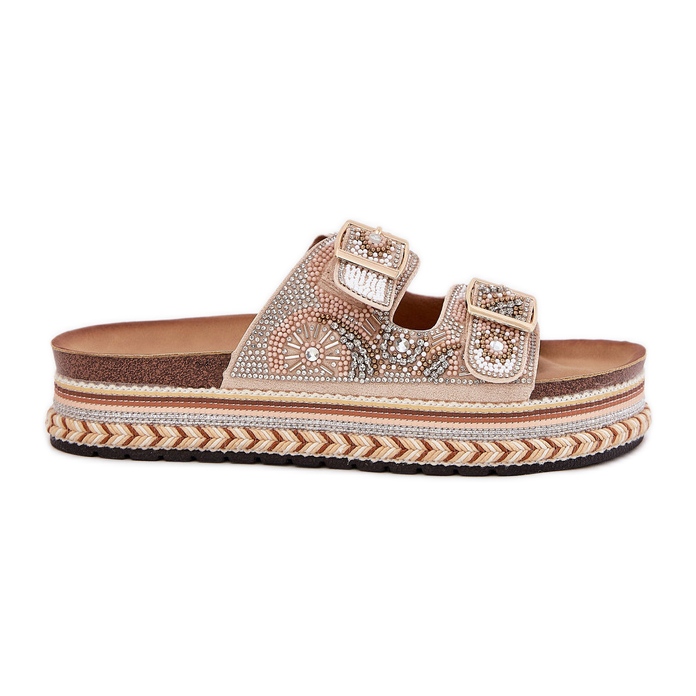 Papuci cu decorare și catarame pe platforma de aur