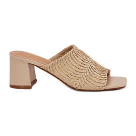 Flip -flops pentru femei cu tocuri bej Flip -flops pentru femei cu tocuri bej