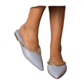 Flip -flop -flop -uri elegante albastre decorate cu un lanț albastru