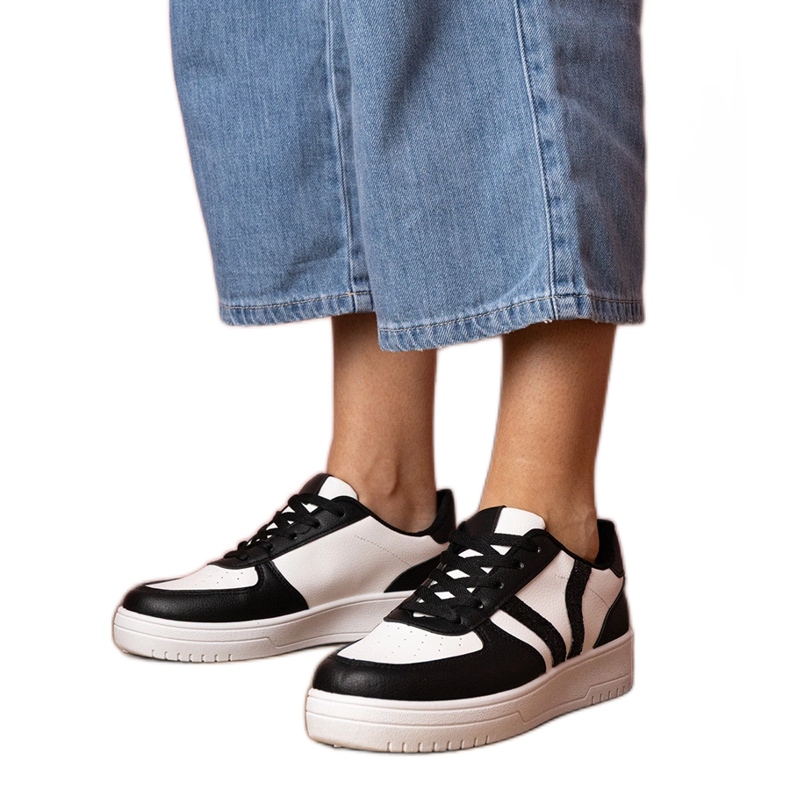 Adidași negri adidași decorați cu sclipici negru