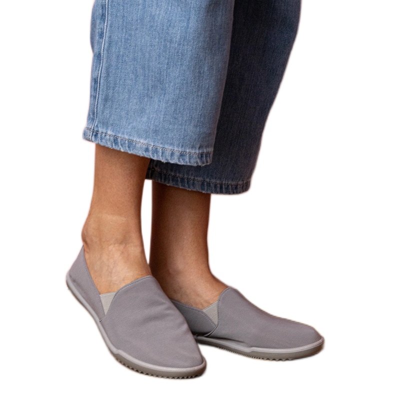 Adidași gri pentru femei