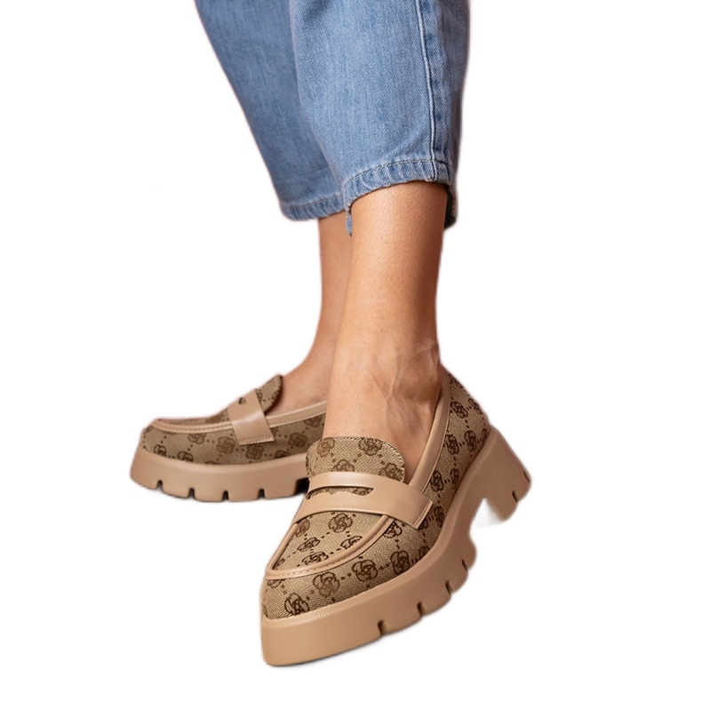 Plăcile maro femei cu broderie