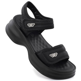 Sandale pentru femei pe o talpă groasă cu Velcro Black Potocki 105300 negru