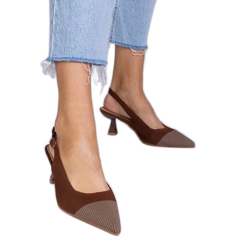 Pompe de material cu fundație joasă maro Pompe de material cu fundație joasă maro