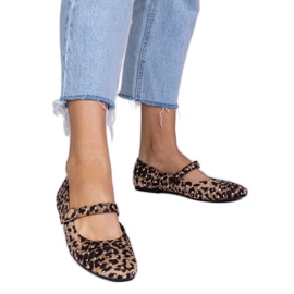 Ballerine de leopard cu știfturi și catarame maro Ballerine de leopard cu știfturi și catarame maro
