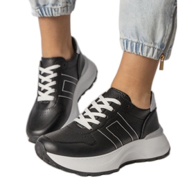 Adidași cu sporturi negre cu o inserție de argint negru