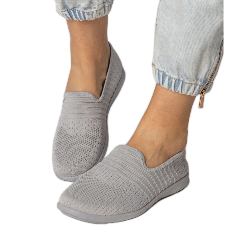 Adidașii pentru femei cenușii gri