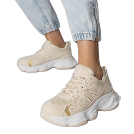 Adidași sportivi bej pe o talpă masivă