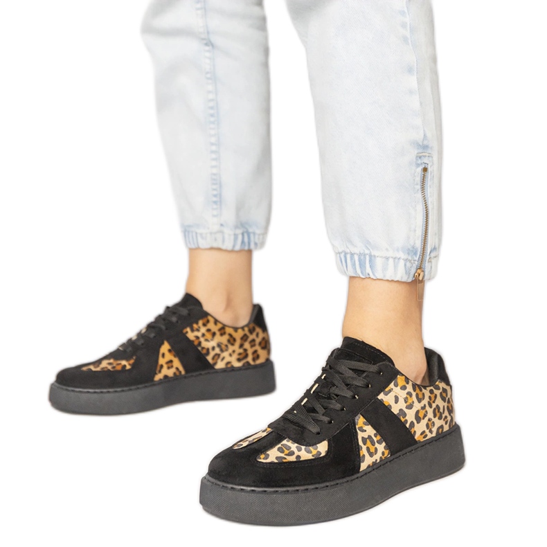 Adidașii pentru femei cu pantă neagră negru