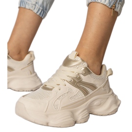 Sporturi pentru femei Beige Sneakers cu o inserție de aur bej Sporturi pentru femei Beige Sneakers cu o inserție de aur bej